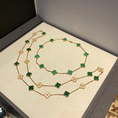 Bransoletka z koniczyną czterolistną, ze złota 18k i diamentami, z możliwością personalizacji marki