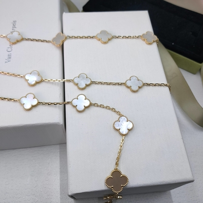 Odkryj ponadczasową elegancję biżuterii Custom Brand dla Twoich potrzeb B2B