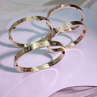 18K Gold Classic Model LOVE Bracelet Średni rozmiar 6.1mm Szerokość oryginalny system mocowania z dwoma śrubami i śrubokrętem