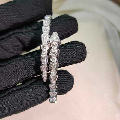 Diamentowa Czystość Vvs Luksusowa Kolekcja Złota 18K Wykwintne Detale Ponadczasowa Elegancja Ekskluzywna Biżuteria